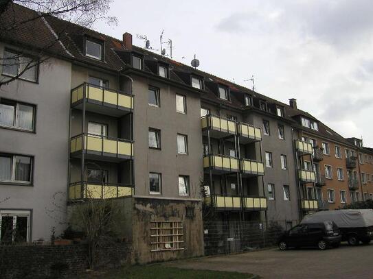 2-Raum Wohnung mit Balkon in Essen Frohnhausen für Selbstzahler