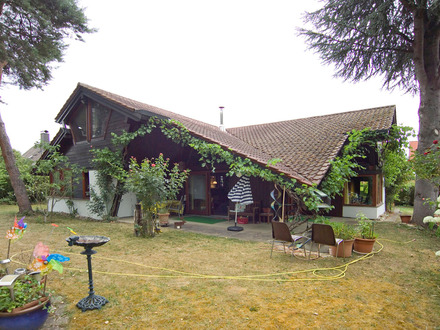 Interessante Villa auf schönem Grundstück in ruhiger Lage