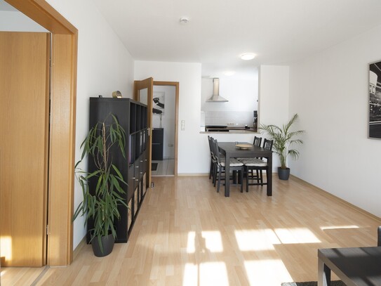 Moderne helle 2 Zimmer-Wohnung mit Balkon