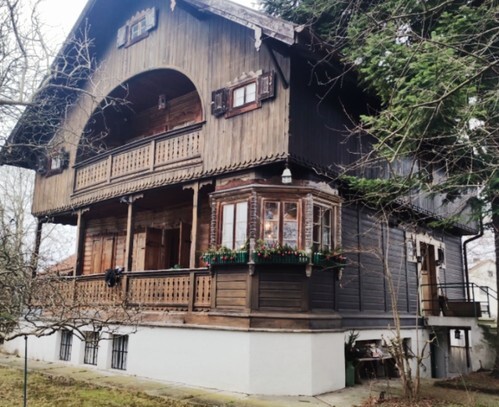 Holzhaus 1928 Denkmalschutz Schweizer Stil zu verkaufen