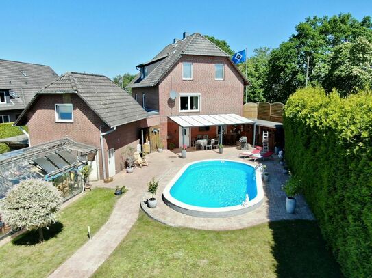 PREISREDUZIERUNG! REFUGIUM MIT WASSERBLICK AUF DIE DOVE-ELBE & POOL