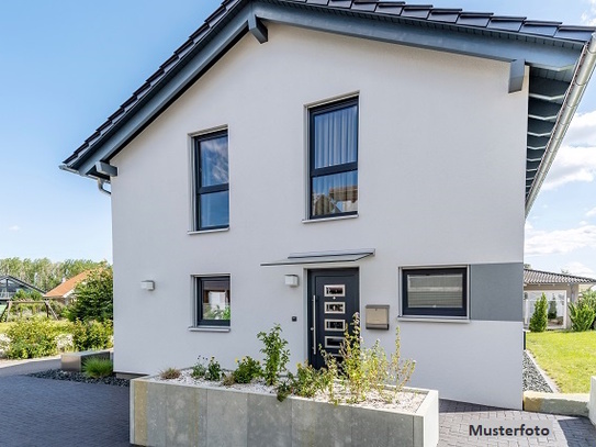 Gepflegtes Einfamilienhaus mit Carport - provisionsfrei