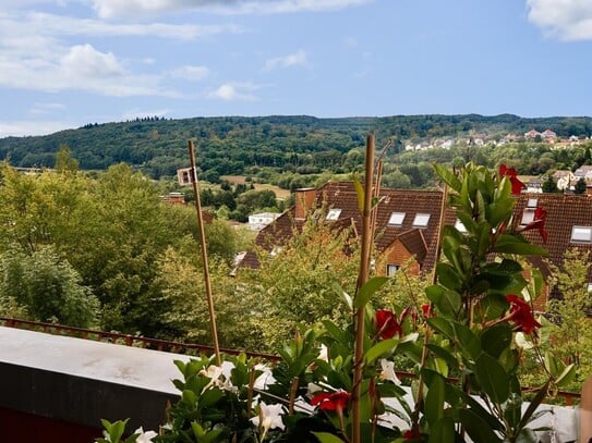 Sonnige 2,5 Zimmer Maisonette mit unverbaubarem Ausblick