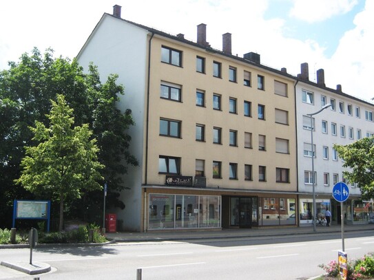 LADEN Stein Zentum // 71 m² // 6 mtr. Schaufenster // EUR 15 m²