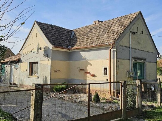 Einfamilienhaus zu verkaufen in einem kleinen Dorf 10 km vom Plattensee entfernt