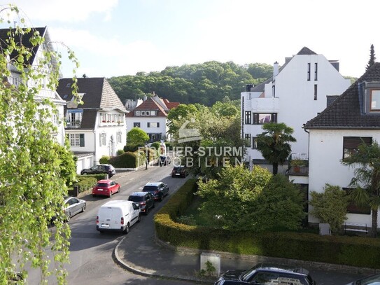 Düsseldorf-Grafenberg: 4-Zimmer-Wohnung mit Einbauküche, Balkon und Garage in bevorzugter Lage!