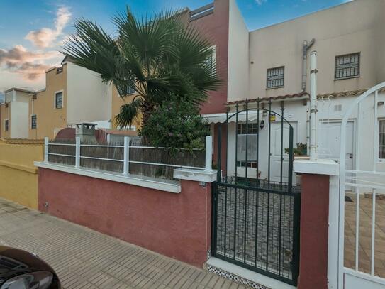 Bungalow in Orihuela Costa with 2