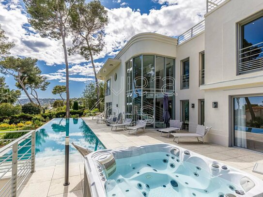 Magnifique propriété neuve, 7 chambres, belle vue mer, piscine, à Antibes Juan-les-Pins