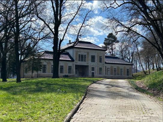 IHR UNGARN EXPERTE Verkauft Schloss Barkóczy im Herzen von Mátra