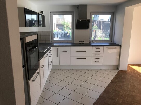 Moderne, großzügig geschnittene 2-3-Zimmer-Wohnung (ca. 100 m²) in Bischweier!
