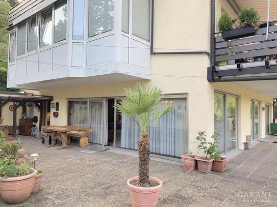 Riesige Terrasse mit 3,5-Zimmer-Wohnung im Grünen