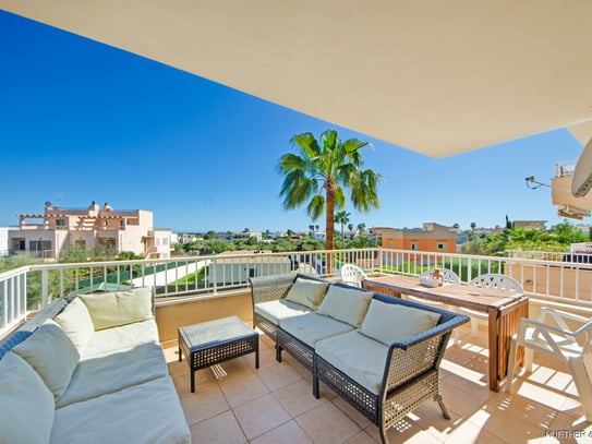 Helle Wohnung mit Meerfernblick und großem Terrassenbalkon in Portocolom