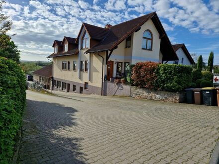 Mehrfamilienhaus mit einer vermieteten Gewerbeinheit in Jugenheim zu verkaufen