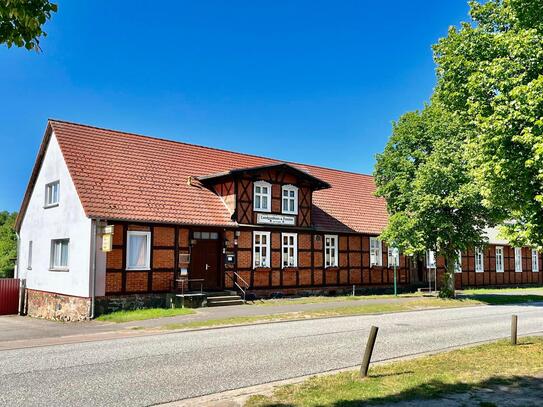 Reiterhof mit liebevoll sanierten Gebäuden und Wiesen