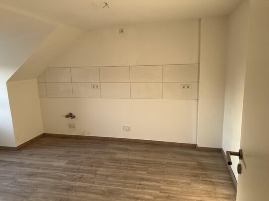 Moderne Dachgeschosswohnung in Herne, Emscherstraße XXX – Ab 01.04.2025 verfügbar**