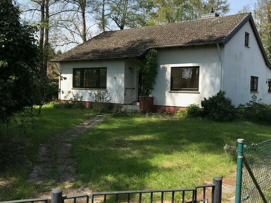 1727 m² Grundstück mit Einfamilienhaus, altem Baumbestand sowie Teich