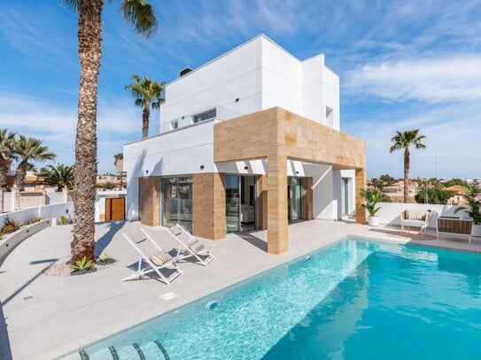 Schöne Villa in Ciudad Quesada an der Costa Blanca Süd mit 4 Schlafzimmern und 4 Badezimmern, Pool und Garage