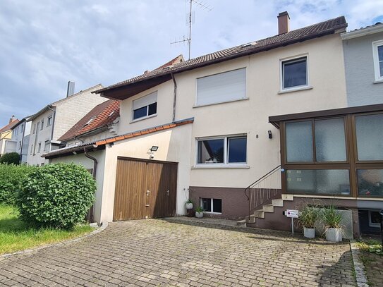 **Wohnhaus mit reichlich Platz und Potenzial in ruhiger Innerortslage!**