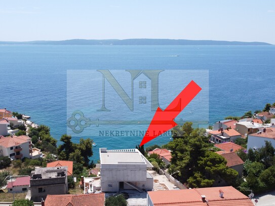 Luxuriöses zweistöckiges Apartment mit Pool, 80 m vom Meer und Strand entfernt, S1