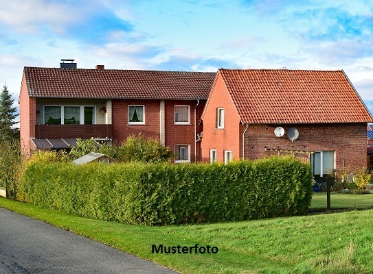 Einfamilienhaus nebst Anbau und Garage - provisionsfrei