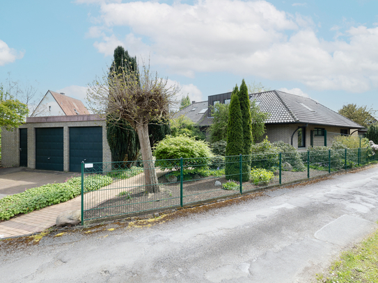 Tolles Architektenhaus -
Zweifamilienhaus aus erster Hand!