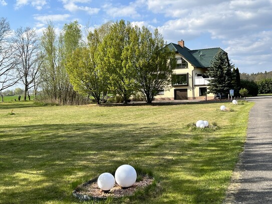 Traumhafte Landhausvilla inkl. Premium Ferienwohnung (=Einliegerwohnung), große Baulandreserve