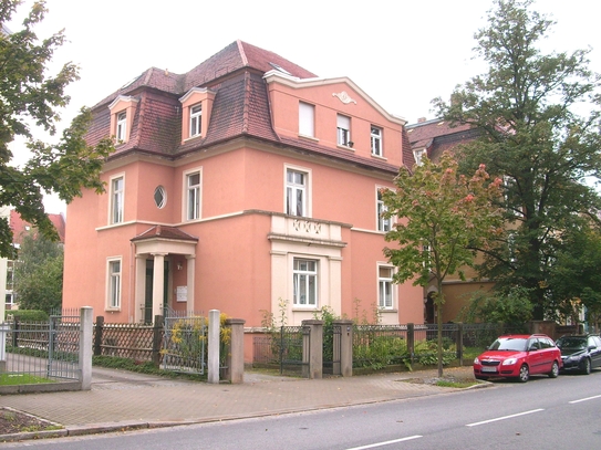 Großzügige 3-Raum-Wohnung im Villenviertel