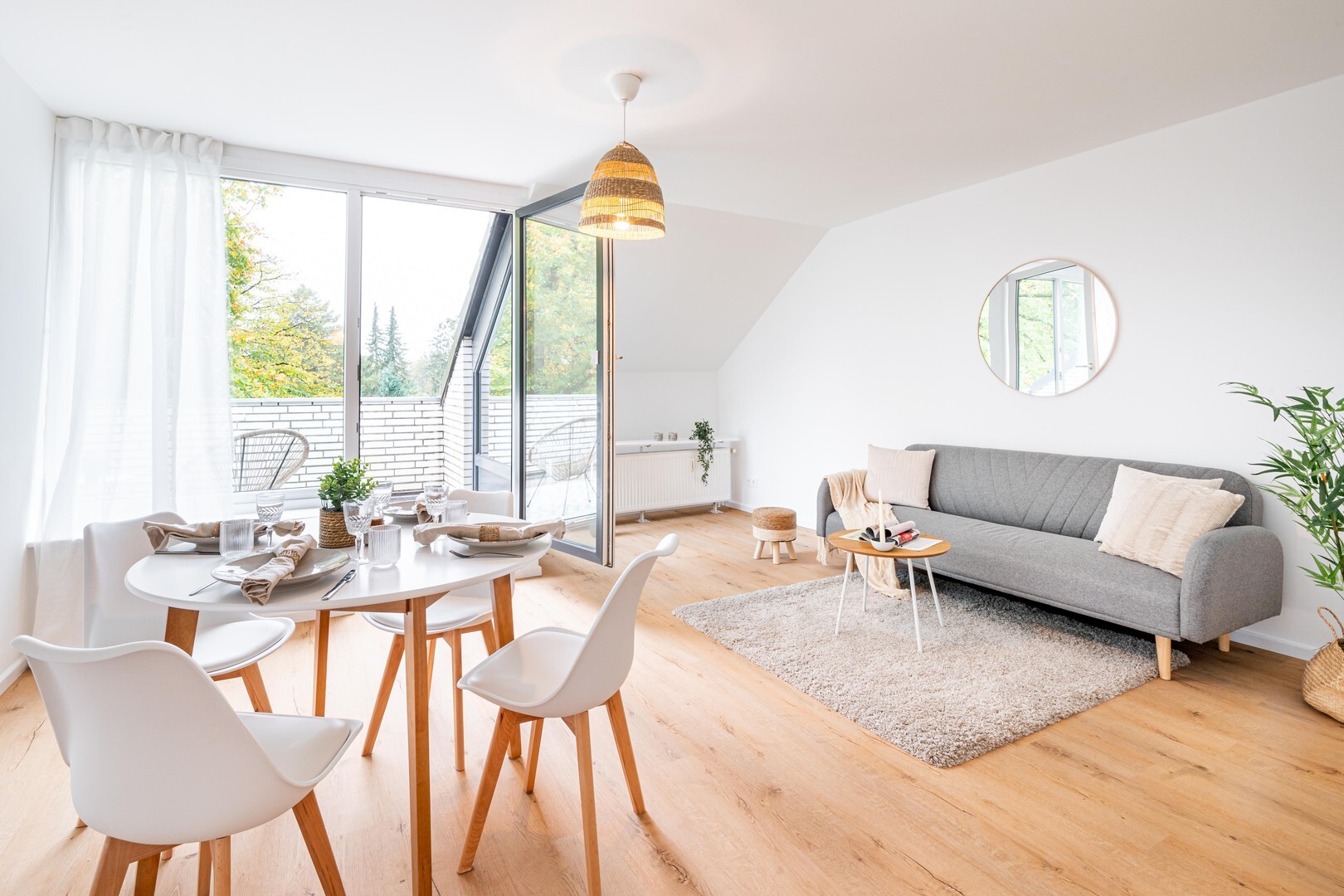 Sanierte 3-Zi.-Wohnung inkl. Einzelgarage