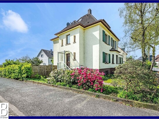 Freistehende Villa in Toplage mit Baugrundstück