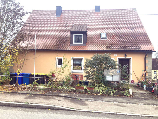 Freistehendes, gepflegtes 3 Familienhaus