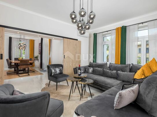 OPATIJA, LOVRAN – Exklusive Wohnung in einer österreichisch-ungarischen Villa, 120 m2 mit Meerblick, 100 m vom Strand e…