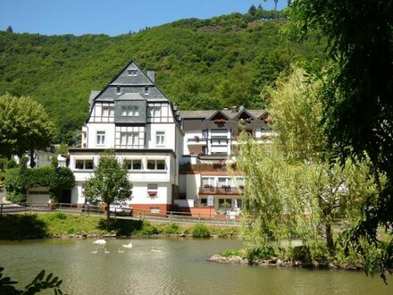 Traditionelles Hotel in schöner Lage in der Eifel
