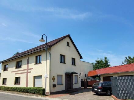 Großes modernisiertes Wohnhaus, 214 qm Wfl., Gewerbe möglich, Nebengelass, in Wiesenburg zum Verkauf