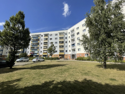 Sanierte vermietete 2-Zimmer Eigentumswohnung in Rostock Groß-Klein