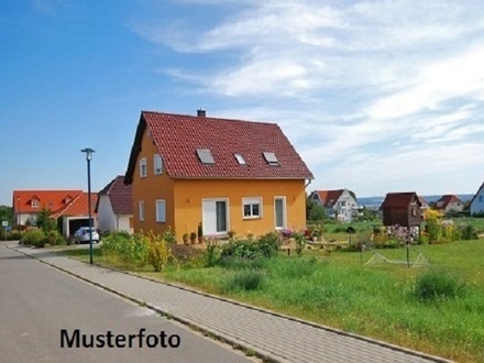 ++ Freistehendes Wochenendhaus mit Garten und Garage ++