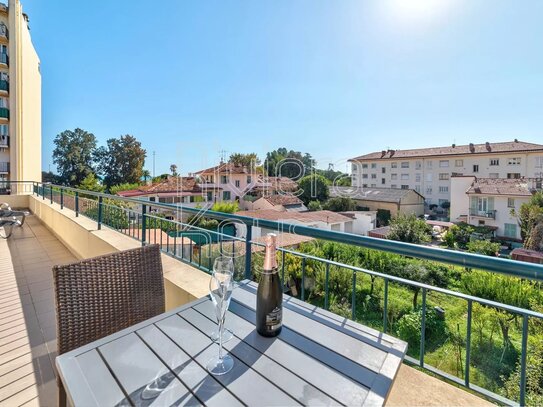 NICE Ouest : 3 pièces lumineux, grande terrasse et aperçu mer