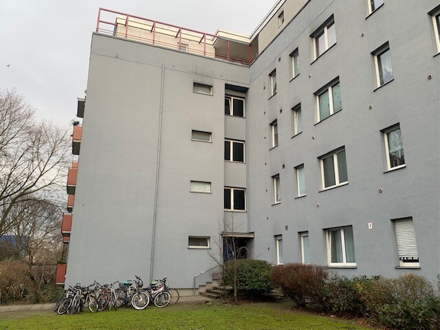 Helle Wohnung im 4. OG ohne Aufzug - WBS 100 mit besonderem Wohnbedarf erforderlich - Photo 1