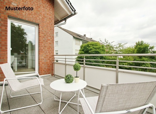 Einfamilienhaus mit Veranda und Terrasse