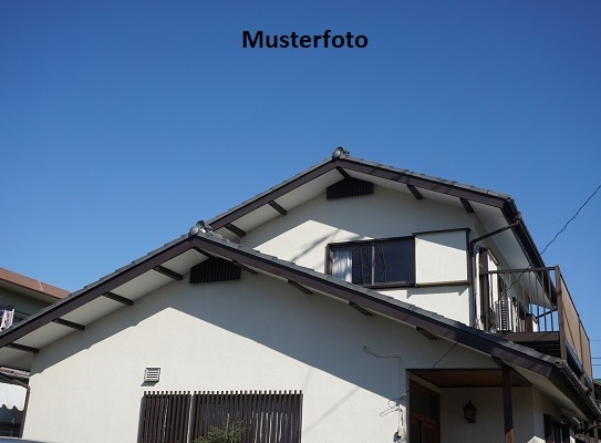 Einfamilien-Reihenendhaus mit Garten und 2 Stellplätzen