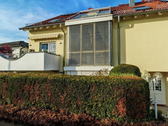 Stilvolle Doppelhaushälfte-Villa mit Einliegerwohnung, Naturblick und edler Ausstattung