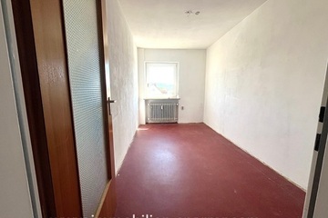 GERÄUMIGE 4-ZIMMER-WOHNUNG MIT BALKON UND GARAGE AM HAMMERWEG