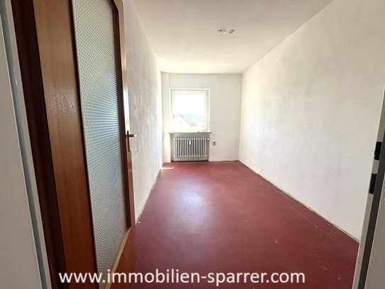 GERÄUMIGE 4-ZIMMER-WOHNUNG MIT BALKON UND GARAGE AM HAMMERWEG