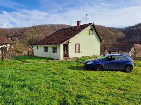 Zu verkaufen, Garešnica, Podgarić, dreizimmerhaus, Obstgarten, landwirtschaftliches Grundstück