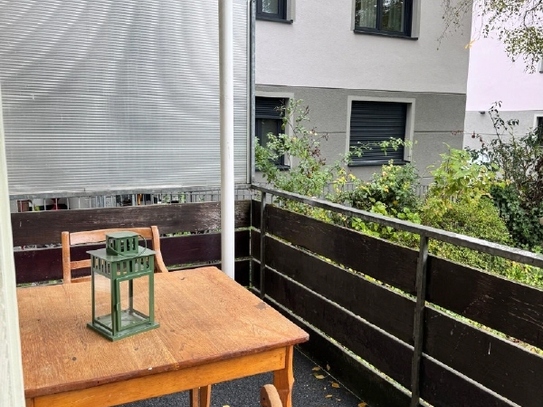 Angenehm und freundlich möbliert mit Balkon in Innenstadtnähe für 3- 6 Monate in Freiburg,Herdern