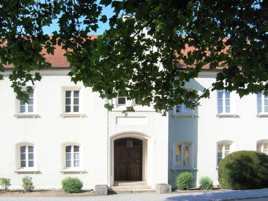 Historisches Stadthaus mit imposantem Flair
Möglichkeit für mehrere Wohnungen 
Im Herzen von Rotthalmünster im Rottal