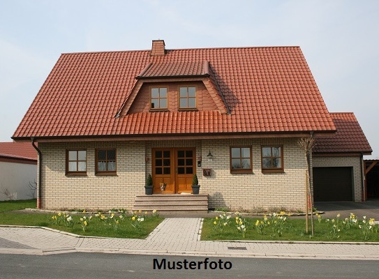 Einfamilienhaus mit 2 Wintergärten und Garage