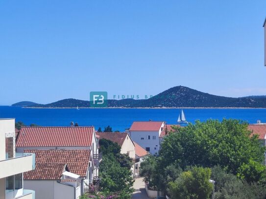 VODICE, neu, 1. Stock, Aufzug, 450 m vom Strand entfernt, Meerblick, Garage, Aufzug