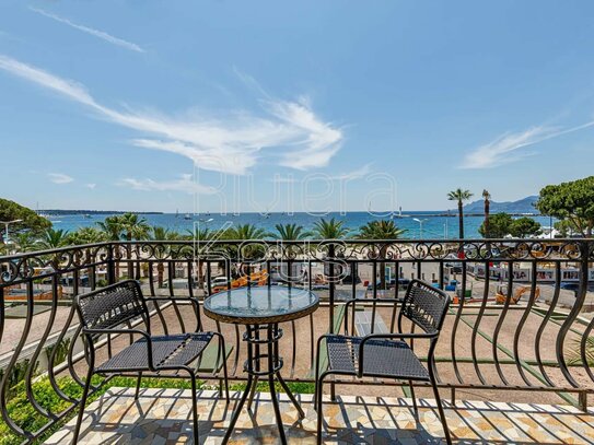 Prestigious 3P with panoramic sea view, top location on the Croisette in Cannes