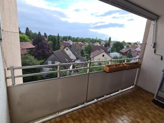 Stilvolle und helle 3,5-Zi-Wohnung mit Balkon/EBK/TG in MM