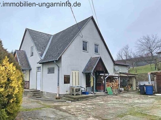 Zweistöckiges Einfamilienhaus am Plattensee